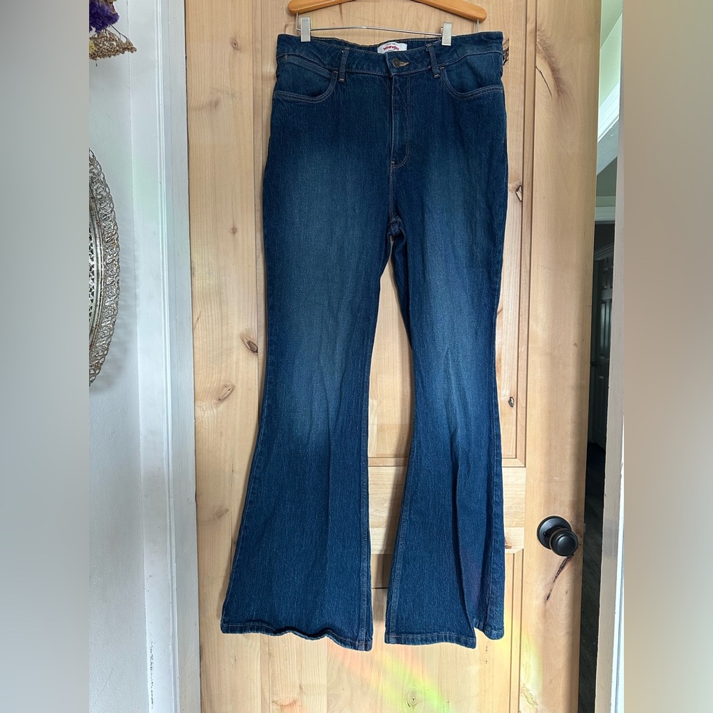 Wrangler High Rise Fierce Flare Jeans